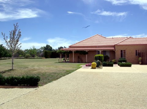 Fairways Bed And Breakfast At Jerilderie - Tourism Adelaide 0