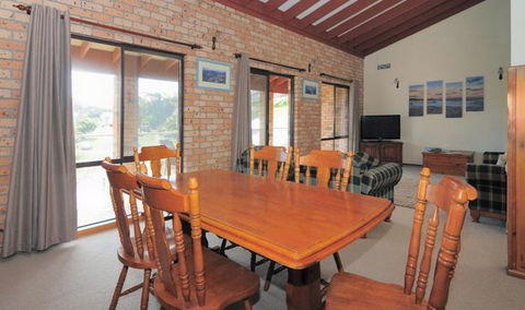 Baileys, Gerringong - Tourism Adelaide 3