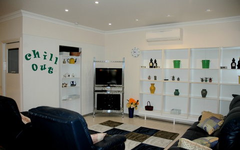 Carrs Hunter Valley Macadamia Farm Guest House - Tourism Adelaide 1