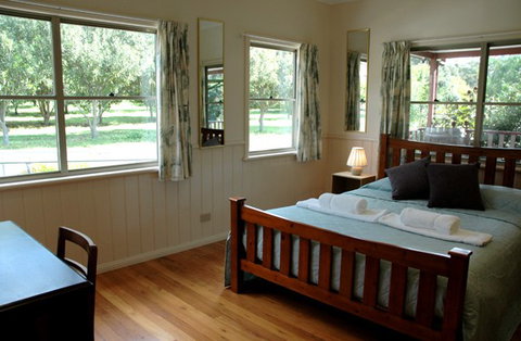 Carrs Hunter Valley Macadamia Farm Guest House - Tourism Adelaide 5
