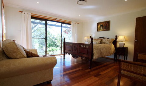 Cicada Country House - Tourism Adelaide 3