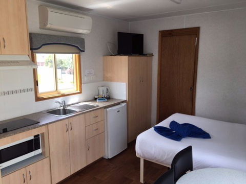 Canobolas Caravan Park - Tourism Adelaide 9