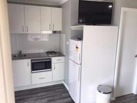 Canobolas Caravan Park - Tourism Adelaide 8