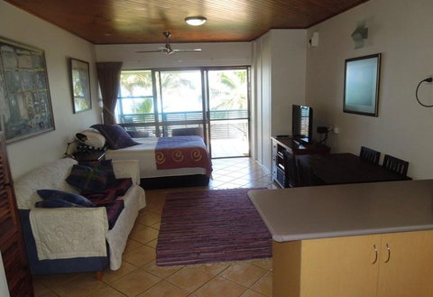 Mackay Beach Accommodation - Tourism Adelaide 0