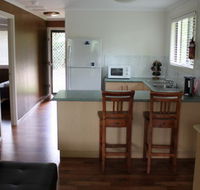 Sanctuary Lakes Fauna Retreat - Tourism Adelaide