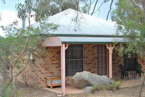 Honeysuckle Cottages And The Rocks Restaurant - Tourism Adelaide 3