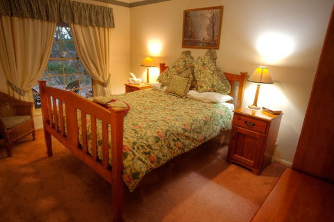 Honeysuckle Cottages And The Rocks Restaurant - Tourism Adelaide 5