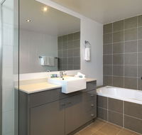 Meriton Serviced Apartments - Broadbeach - Tourism Adelaide