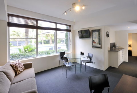 Sleep And Go Hotel, Preston - Tourism Adelaide 1