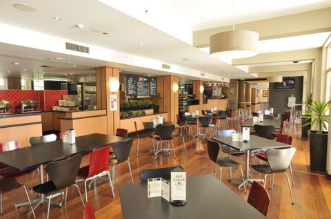 Sleep And Go Hotel, Preston - Tourism Adelaide 5