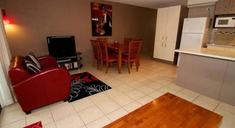 Merrima Court Holidays - Tourism Adelaide 5