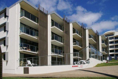 Merrima Court Holidays - Tourism Adelaide 4