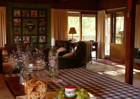 The Burrow At Wombat Bend Bed And Breakfast - Tourism Adelaide 2