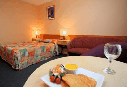 Heemskirk Motor Hotel - Tourism Adelaide 0