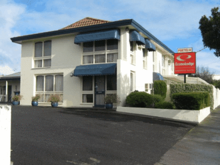 Econo Lodge Hacienda Motel - Tourism Adelaide