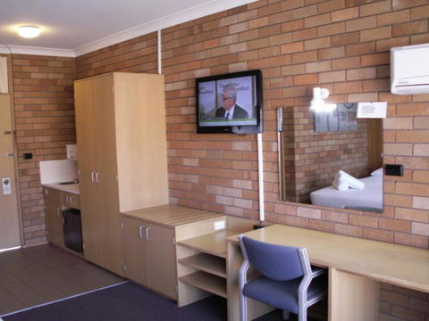 Court Street Motel - Tourism Adelaide 4