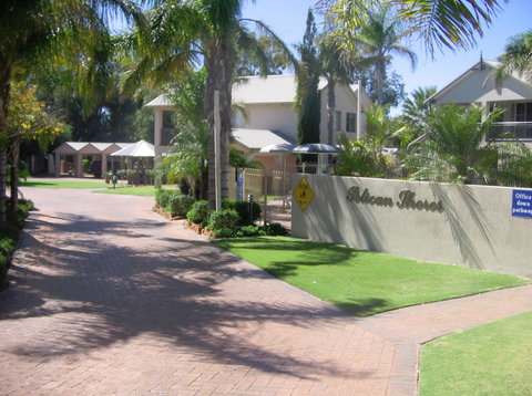 Pelican Shore Villas - Tourism Adelaide 0