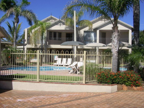 Pelican Shore Villas - Tourism Adelaide 1