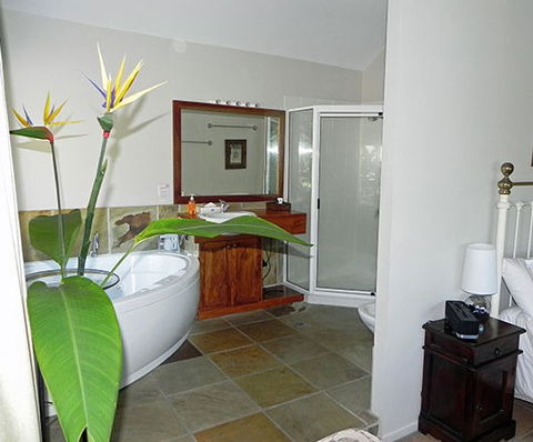 Airlie Waterfront Bed And Breakfast - Tourism Adelaide 0