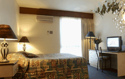 Club Laverton Motel - Tourism Adelaide 1
