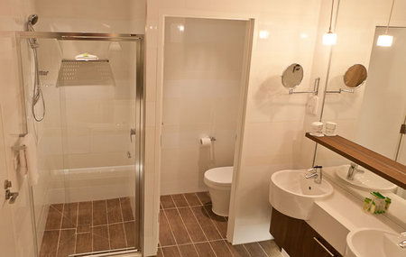 Taylors Lakes Hotel Motel - Tourism Adelaide 2