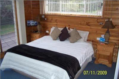 Bateau Bay Beachfront Luxury Accomodation - Tourism Adelaide 1