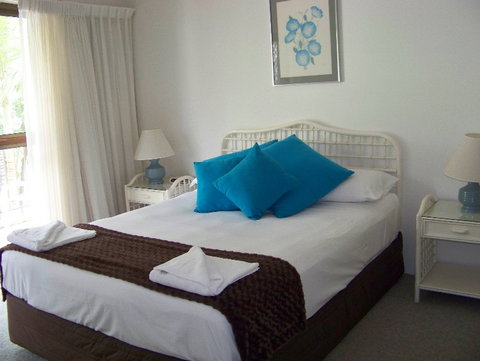 Old Burleigh Court Holiday Apartments - Tourism Adelaide 0