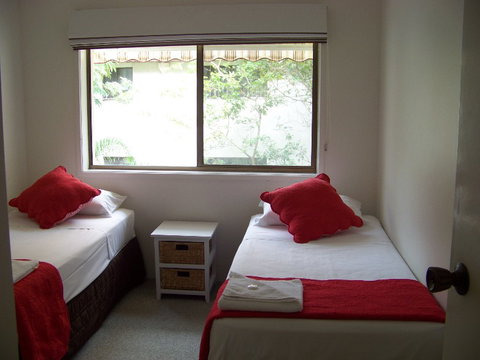 Old Burleigh Court Holiday Apartments - Tourism Adelaide 3
