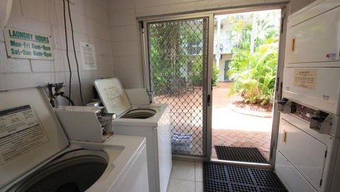 Coconut Grove Holiday Apartments - Tourism Adelaide 3