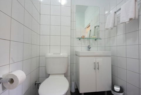 Coconut Grove Holiday Apartments - Tourism Adelaide 4