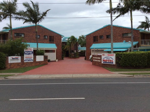 Cleveland Visitor Villas Motel & Shailer Park Garden Villas - Tourism Adelaide 2