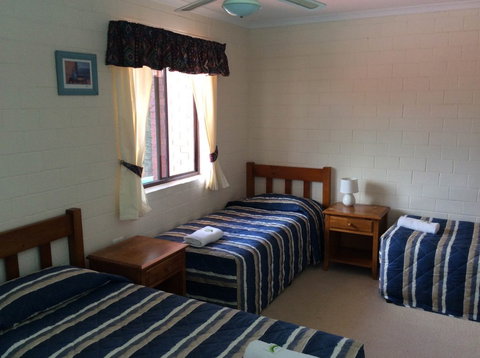 Cleveland Visitor Villas Motel & Shailer Park Garden Villas - Tourism Adelaide 3