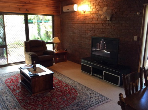 Cleveland Visitor Villas Motel & Shailer Park Garden Villas - Tourism Adelaide 6