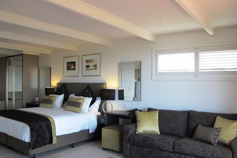 Amooran Court - Tourism Adelaide 1