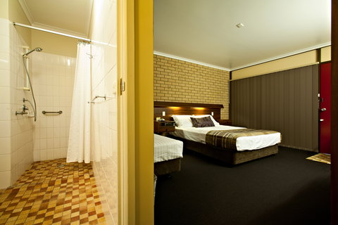Sarina Motor Inn - Tourism Adelaide 2