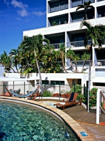 Cairns Sunshine Tower Hotel - Tourism Adelaide 0