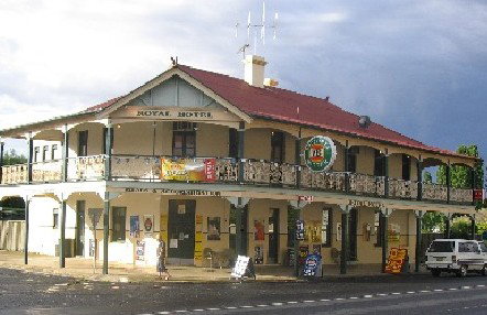 Royal Hotel Mandurama - Tourism Adelaide 0
