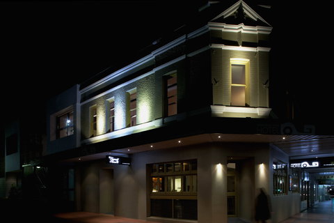 Crocodile Farm Hotel - Tourism Adelaide 0