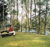 Tullah Lakeside Chalet - Tourism Adelaide