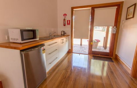 JV Jones Pty Ltd - Tourism Adelaide 4