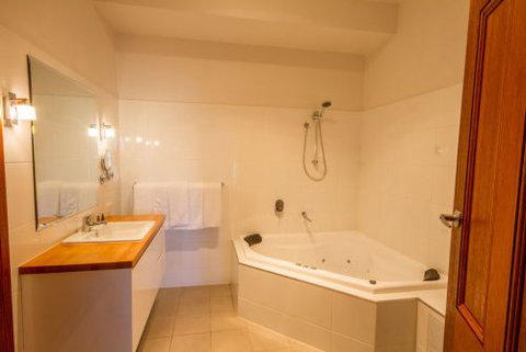 JV Jones Pty Ltd - Tourism Adelaide 5