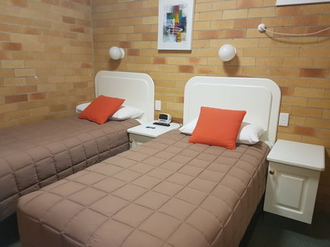 Cousins Motor Inn - Tourism Adelaide 14