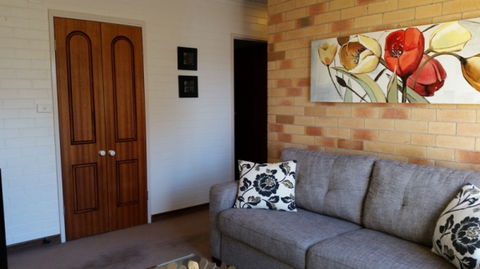 Cousins Motor Inn - Tourism Adelaide 18