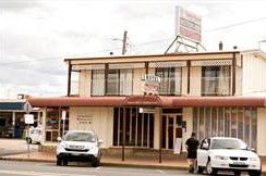 Town House Motor Inn - Tourism Adelaide 0