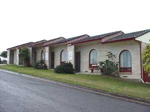 Oyster Court Motel - Tourism Adelaide 0