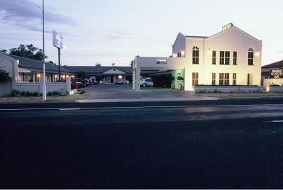 Breakout Motor Inn - Tourism Adelaide 3