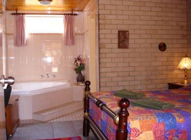 Lake Front Motel - Tourism Adelaide 4