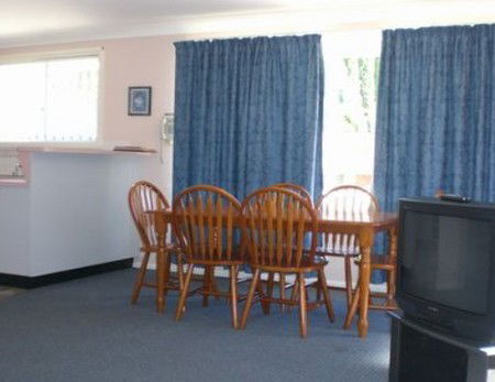 Boronia Holiday Lodge - Tourism Adelaide 2