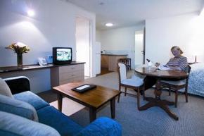 Hotel Cavalier - Tourism Adelaide 1