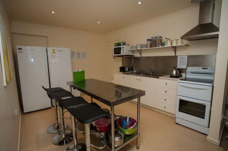 Millies Guesthouse & Serviced Apartments - Tourism Adelaide 3